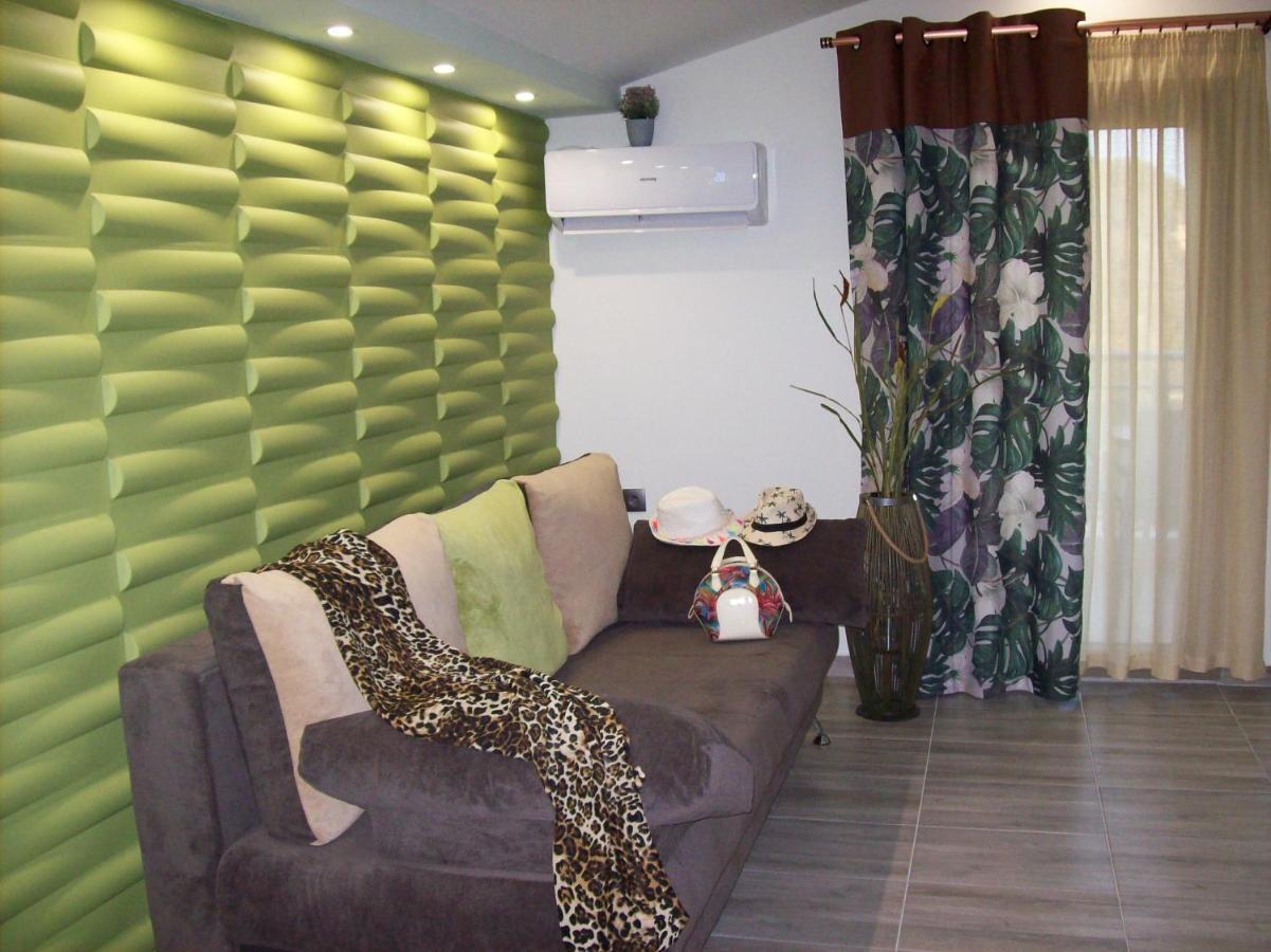 شقة Sea Breeze 2 يميناريا المظهر الخارجي الصورة